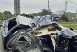 Pri zrazke s kamionom v Kostolnej Zarieci sa zranil vodic osobneho auta