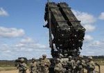 Prve americke zbrane putuju na Ukrajinu vratane rakiet do Patriot