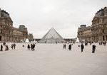Muzeum Louvre opat vita navstevnikov galeria Apolona zostava zatvorena