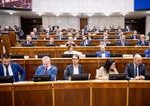 Poslancov Narodnej rady caka nabity tyzden
