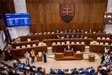 Prilba bude novou povinnostou pre mladych lyziarov