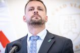 Pri tendri sa len potil a vedcov sa nezastal 7 slubov ktore Kamil Sasko porusil
