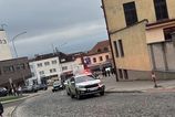 Policia evakuuje zakladnu skolu v Uherskom Brode