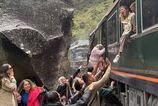 Celn zrazka dvoch vlakov pod Machu Picchu mala jednu obet a 40 zranenych