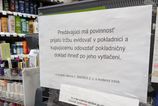 V obchodoch sa objavili napisy o novej povinnosti