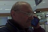 V bratislavskom nakupnom centre sa pohyboval zlodej ktory kartou vybral tisice eur Policia patra po totoznosti tohto muza