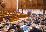 poslanci ukoncili stredajsie rokovanie diskusiou o vyrocnej sprave sr