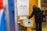 Napat volby v Slovinsku Takmer 17 miliona volicov urcuje zlozenie parlamentu a buducu koaliciu