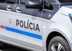 Policajne auto sa zrazilo s osobnym vozidlom v Michalovciach tri osoby skoncili v nemocnici