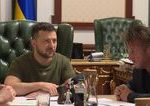 Sean Penn vyjadruje podporu Ukrajine osobnou navstevou vojnou postihnutej krajiny