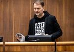 Zoskrtaju platy politikov na polovicu Igor Matovic si stanovil podmienku pre podporu vlady Michala Simecku