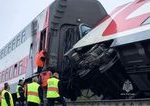 vykolejenie vlaku v rusku sedem vagonov mimo trate a desiatky zranenych cestujucich