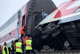 vykolejenie vlaku v rusku sedem vagonov mimo trate a desiatky zranenych cestujucich