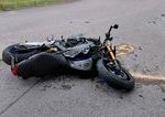 Policia zasahuje pri vaznej dopravej nehode V Trstenej doslo k zrazke auta a motocyklu hlavny tah je ciastocne uzatovreny