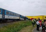 Vlak v Cesku narazil do kamiona hlasia osem zranenych