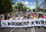 Dve namestia dve Slovenska PRIDE aj Aliancia za rodinu opat pochodovali Bratislavou