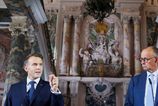 Merz slubuje Macronovi uzke partnerstvo Spolocny zavazok k zjednotenej Europe ma bit zakladom Berlinu