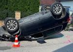 Na strednom Slovensku vodic narazil autom do stlpa prevratil auto a usiel Policia ho vypatrala opiteho
