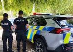 enviropolicajti zasahuju pri podozrivej skladke v komarne skumuju nelegalne rozoberanie aut