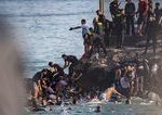 Europzky ostrov v Afrike prekrocili tisicky migrantov Viaceri zahynuli Spanielsko posiela specilne jednotky