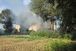 Na Topolcianskej ulici v Petrzalke horel nahromadeny odpad Hasicii plamene rychlo skrotili