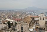 Posvatna pizza a chaos na ulikach Neapola v dialke prach Pompeji Viete ze na Capri premava specialna lanovka