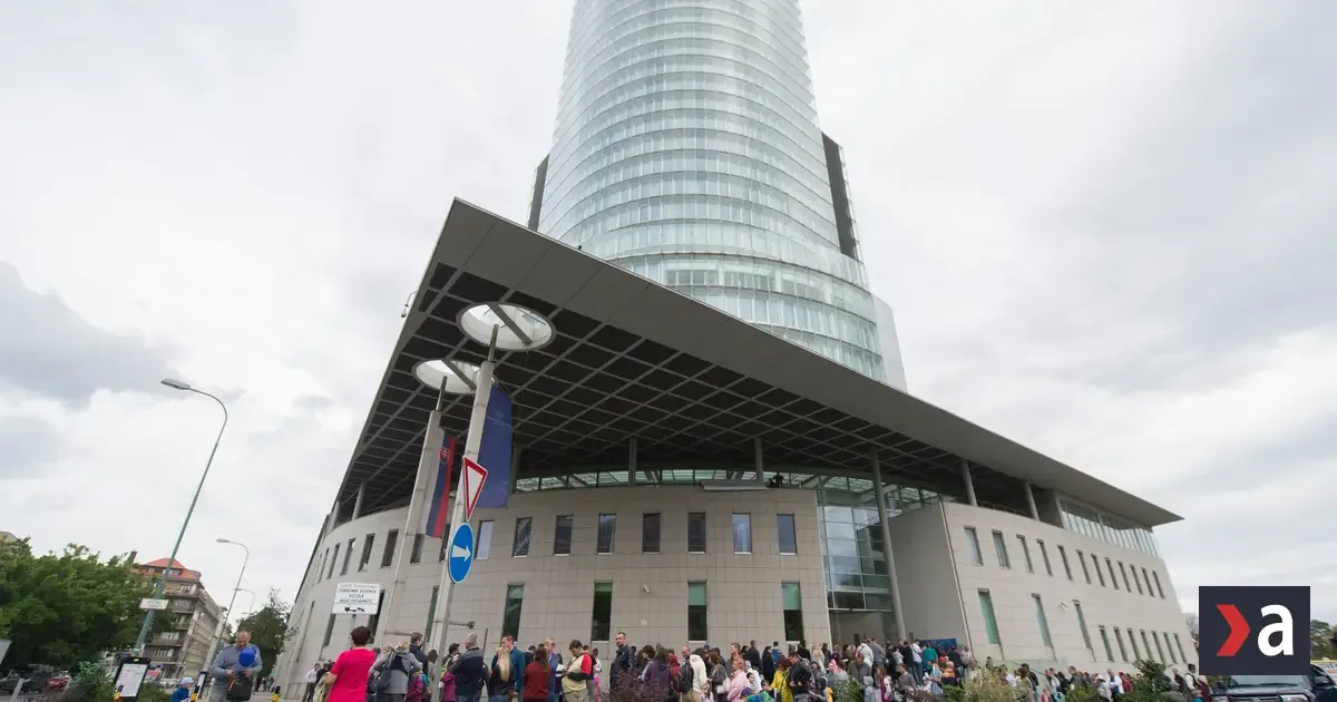 Bankové prevody opäť fungujú, Národná banka potvrdila obnovenie systému