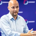 Demokrati: Zákazku pre vojenskú nemocnicu získala firma bez webu a s jedným zamestnancom