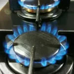 Energia na burzách zlacňuje, plyn klesol takmer o desatinu