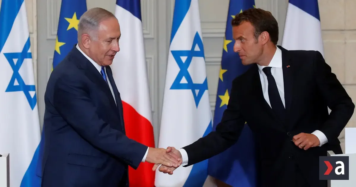 Macron ostro skritizoval Izrael v OSN, Netanjahu to označil za groteskné