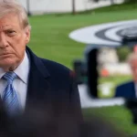 Najvyšší súd USA dovolil Trumpovi vyradiť neobčanov z voličských zoznamov