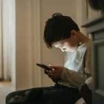 Nebezpečné sociálne siete: Deti pred nimi ochránime. Čo prinesie nový zákon?