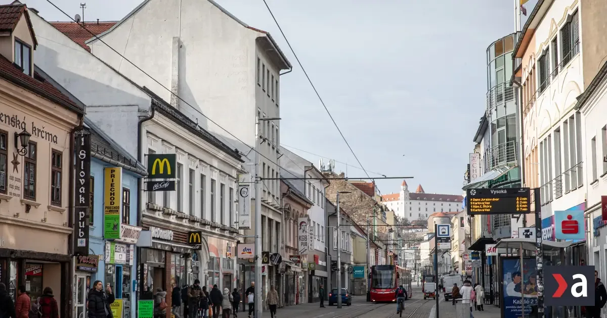 Nedeľňajšie zhromaždenie zablokuje centrum Bratislavy, hrozí dopravné obmedzenie