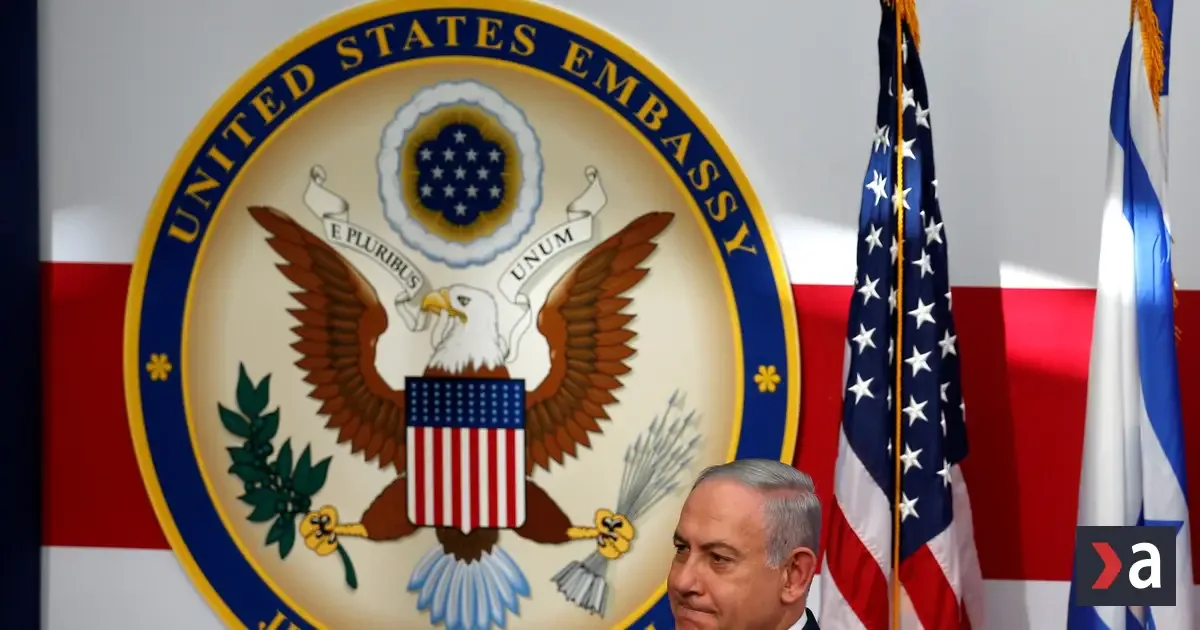 Netanjahuov Likud chce pred voľbami zablokovať návrat Izraelčanov zo zahraničia