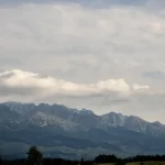 Pokojná a chladná noc: Pripravte sa na lokálne hmly a pokles teplôt k dvom stupňom