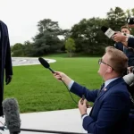 Prvá vážna porážka pre Trumpa. Sudca zrušil zákaz pre novinárov