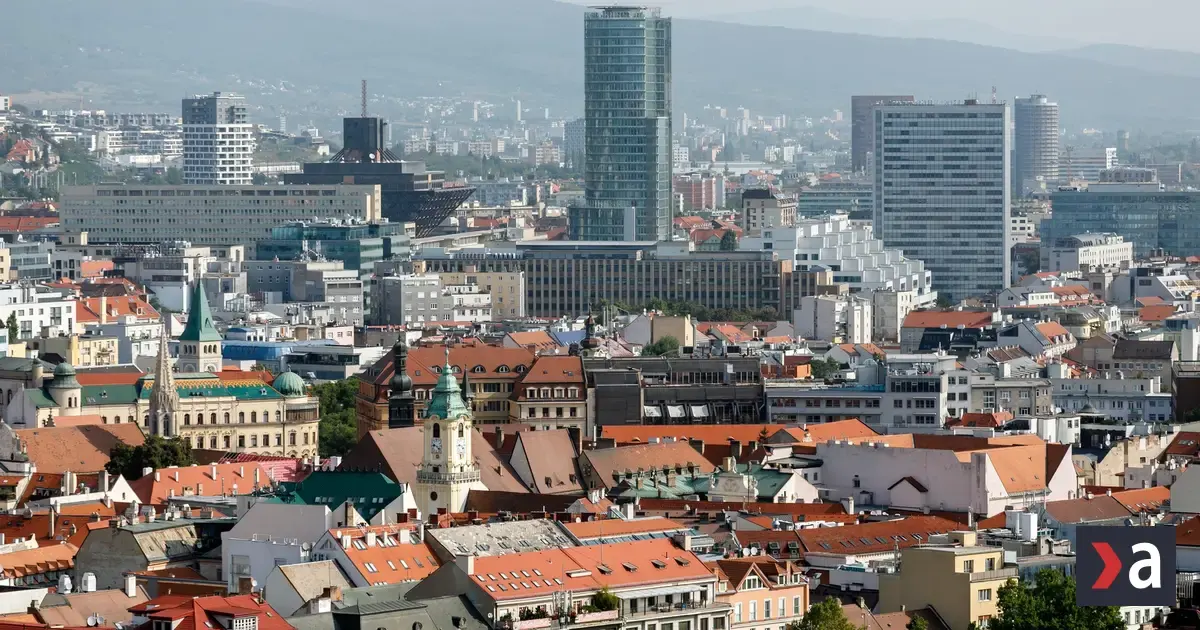 Rokovanie vlády, očkovanie v lekárňach či klimaticky odolné mestá