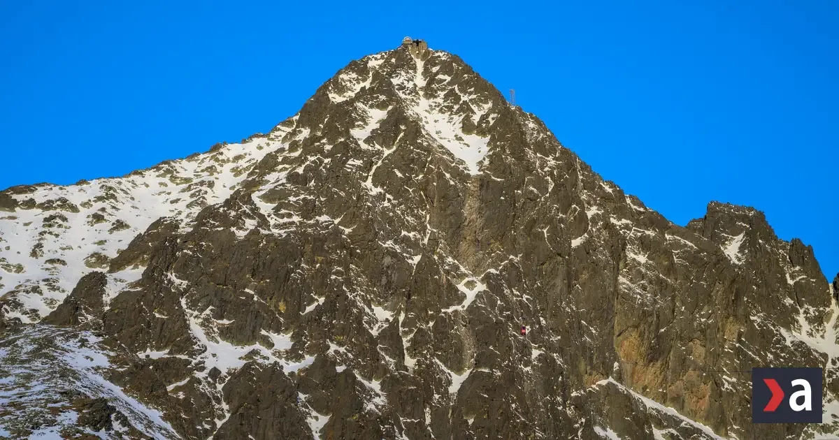 Sneženie na hrebeňoch Tatier počas víkendu