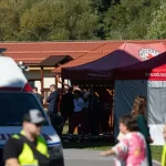 Stav zranenej žiačky po útoku v Staškove je naďalej mimoriadne vážny