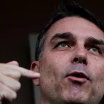 Syn Jaira Bolsonara vyšetrujú za korupciu. O post zabojuje s Lulom