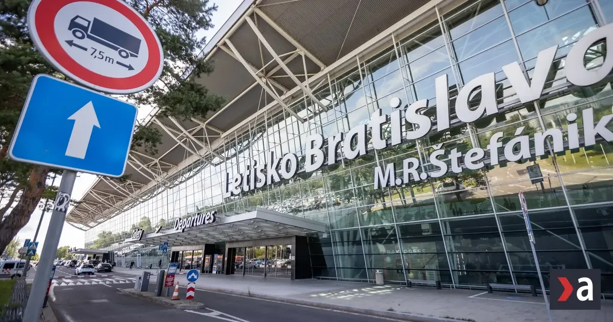 Taxi asociácia žiada ukončenie výhradných zmlúv s Boltom na letisku v Bratislave