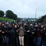 Tisíce ľudí zablokovali sporný pochod oranžistov v Portadowne