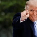 Trump navrhuje bazén namiesto tlačovej miestnosti, označil ju za „fake news“