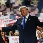 Trump opäť zaútočil na novinárov, reportérov CNN označil za zradcov a bláznov