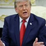 Trump schválil sankcie proti Rusku, nové clá majú obmedziť príjmy Kremľa z ropy a plynu