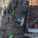 VIDEO: Výbuch otriasol turistickou štvrťou v Aténach, budova pri Akropole sa zrútila