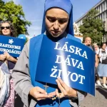 Za zákaz interrupcií. Tisíce ľudí pochodovali v Bratislave za život