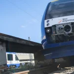 Zrážka vlaku s autobusom v Bratislave: pozor na obmedzenia