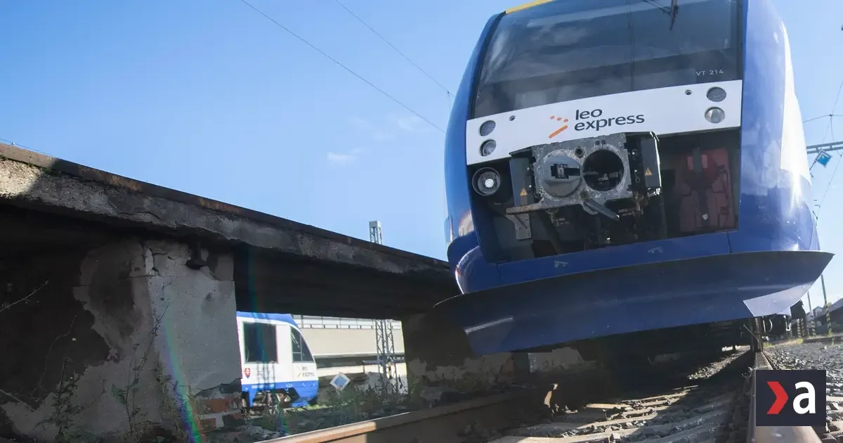 Zrážka vlaku s autobusom v Bratislave: pozor na obmedzenia