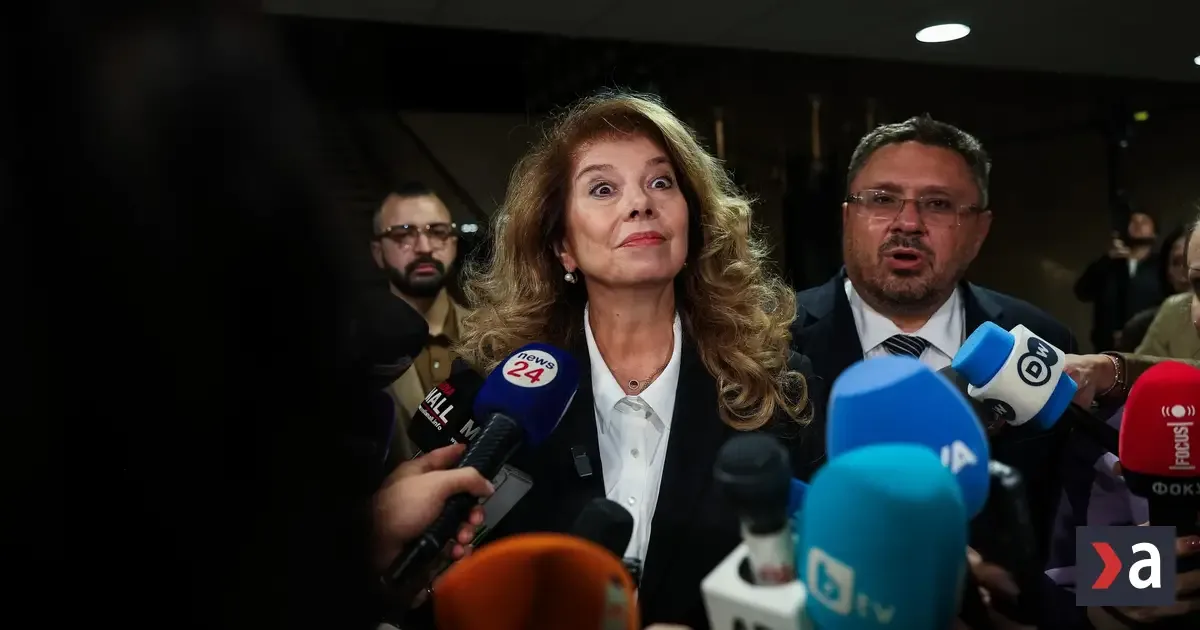 Bulharsko čaká druhé kolo prezidentských volieb, Jotovová tesne vedie pred Giurovom